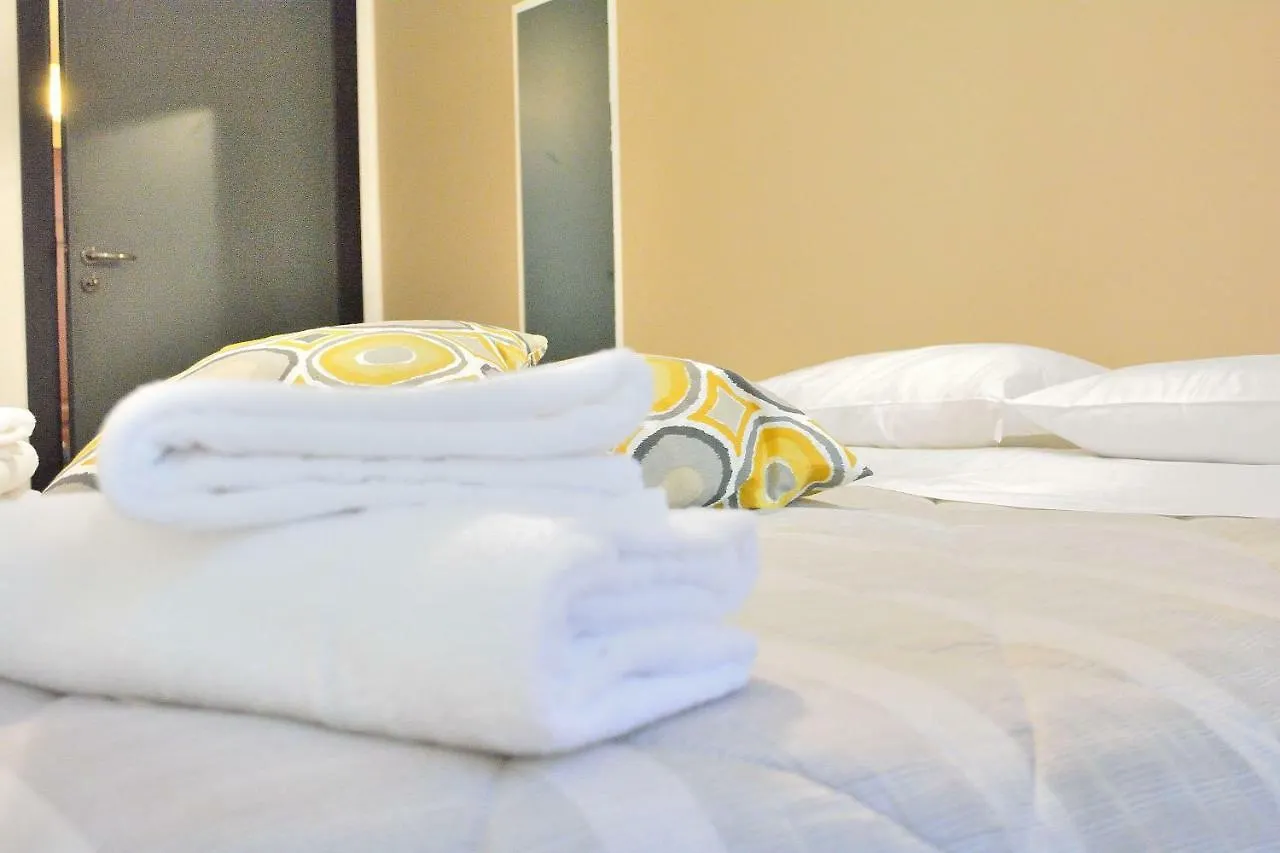 Via Giuseppe Mazzini Apartment Milan
