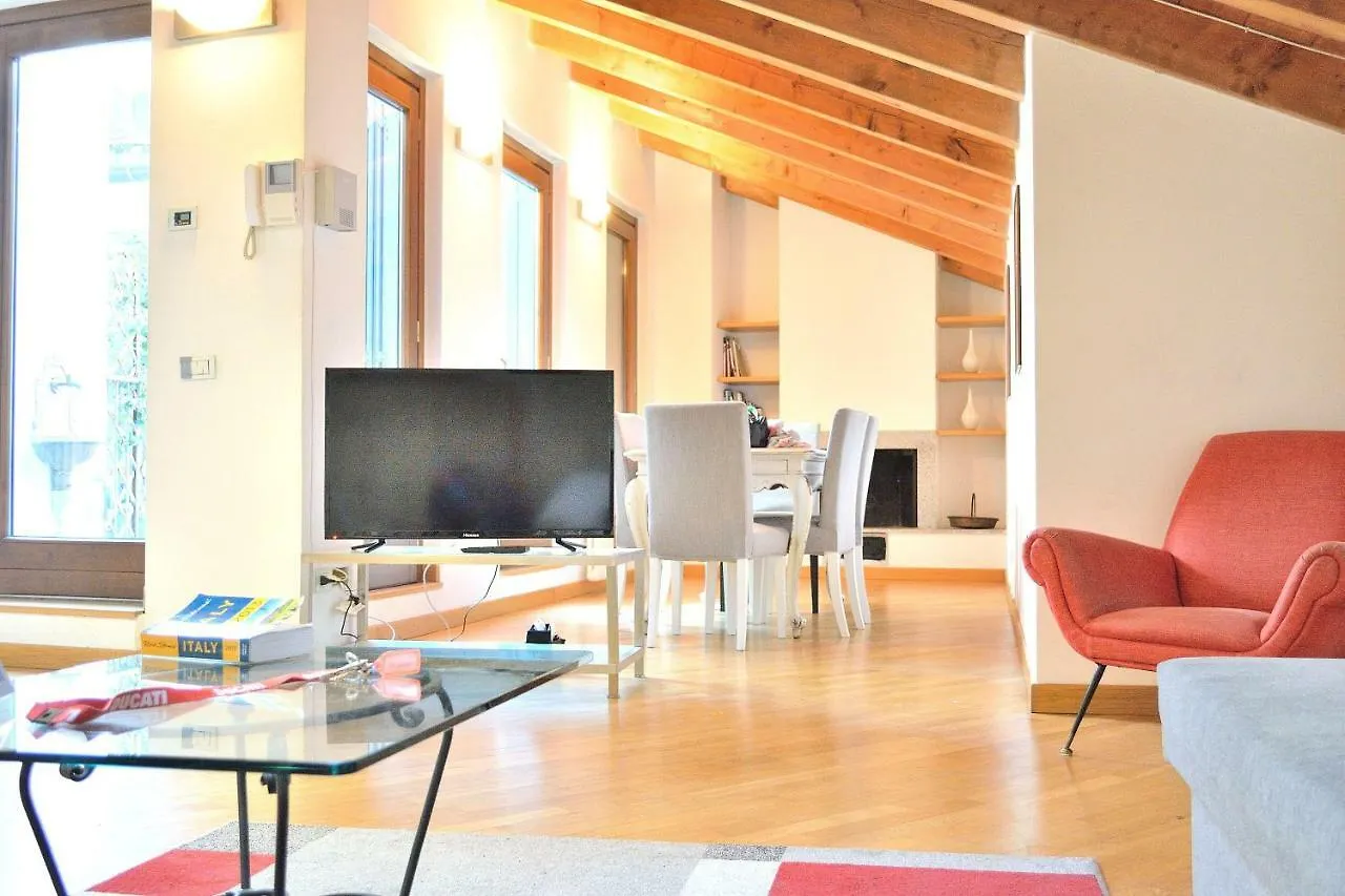 Via Giuseppe Mazzini Apartment Milan Italy